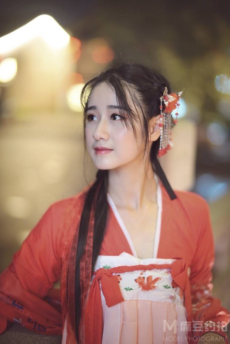 汉服模特
