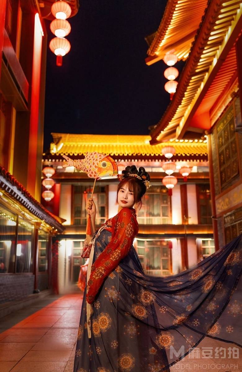 汉服模特