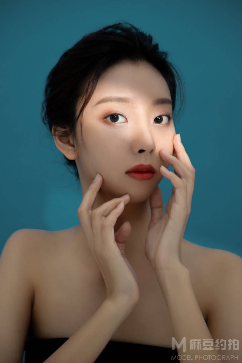 情绪模特