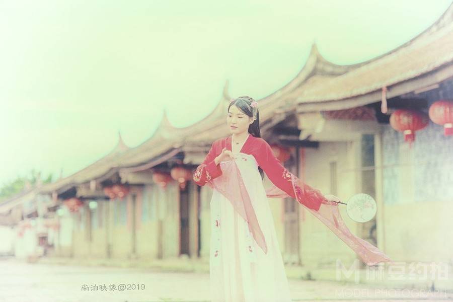 汉服模特