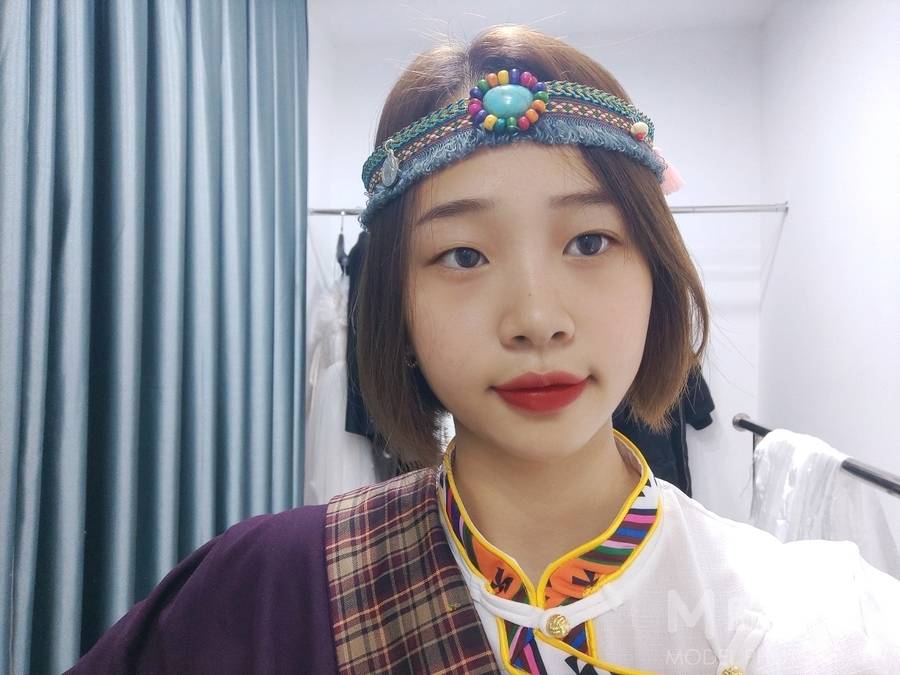 情绪模特