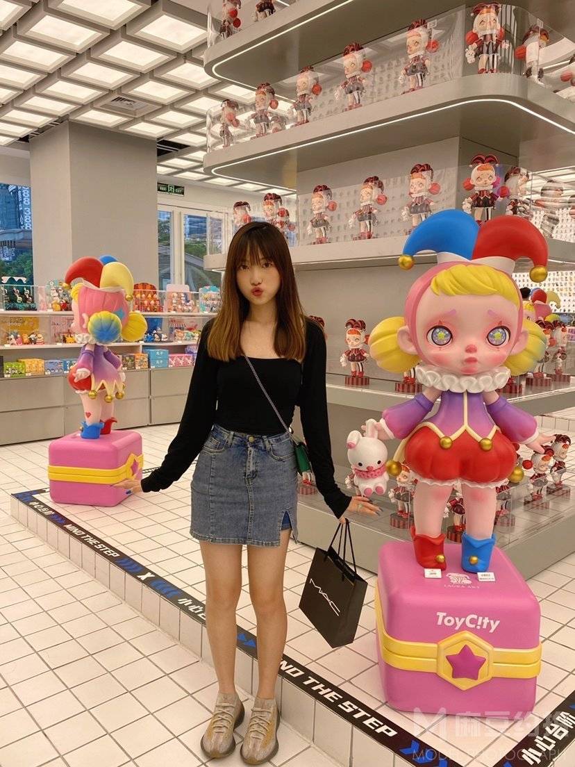 校园模特