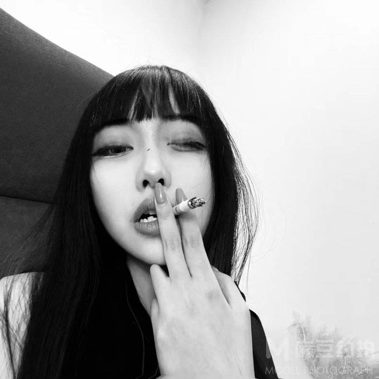 黑白模特