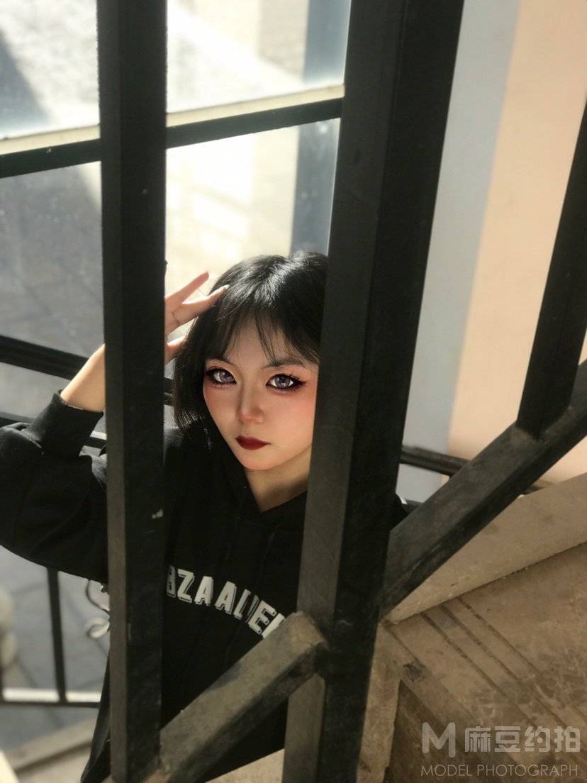 情绪模特