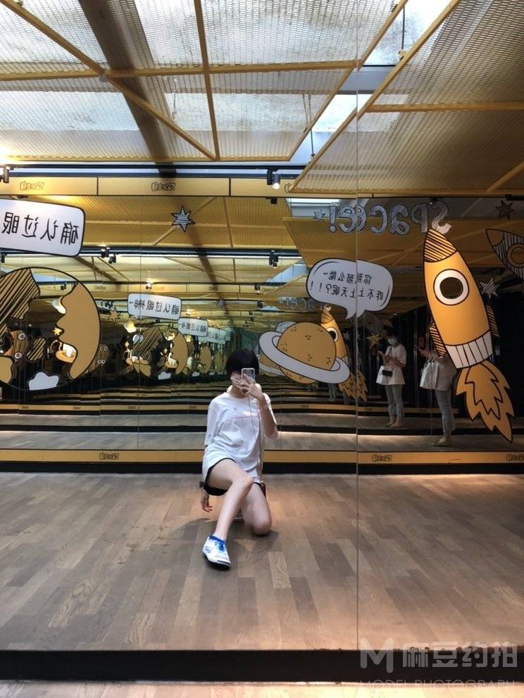 校园模特