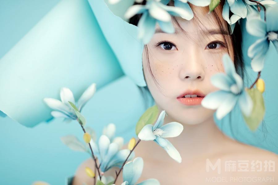 情绪模特