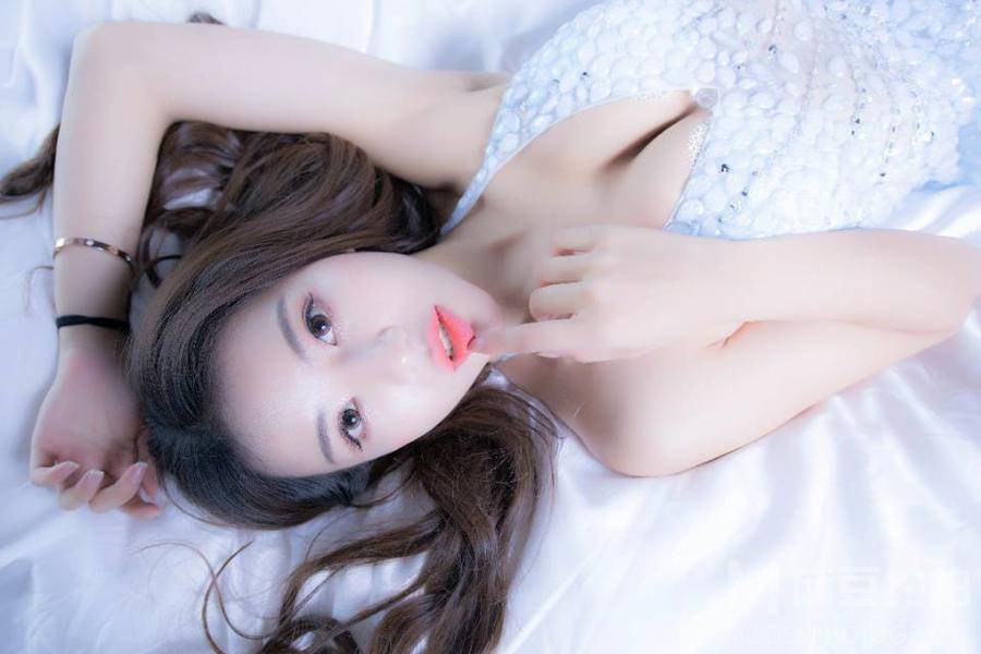 黑白模特