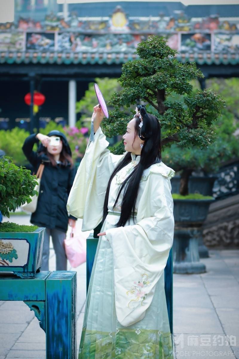 汉服模特