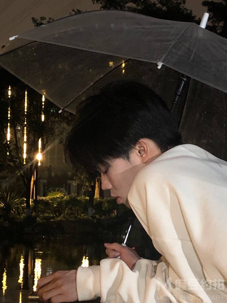 黑白模特