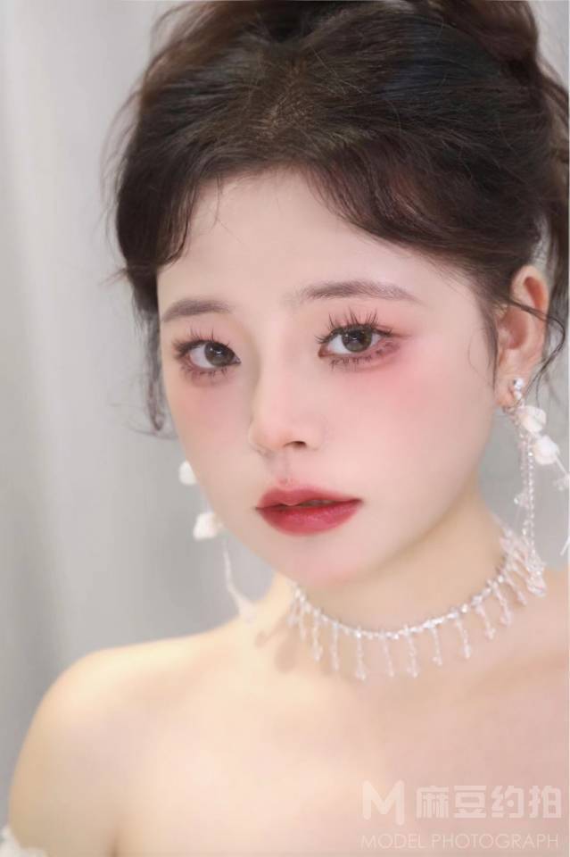 妆容模特