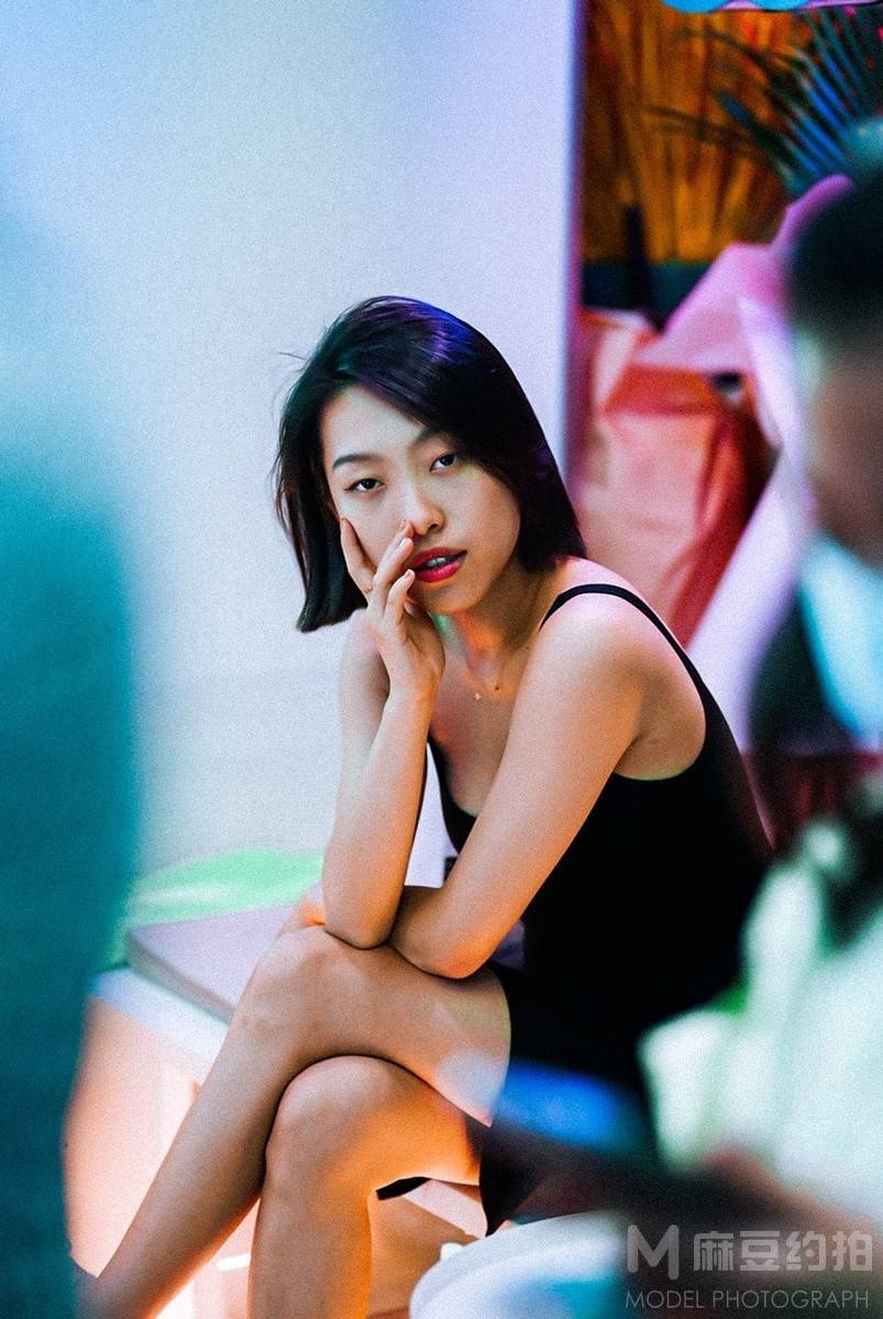 情绪模特