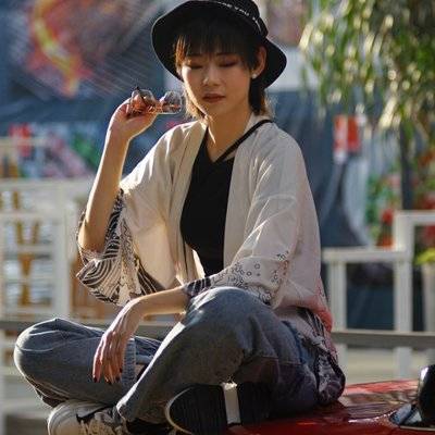 情绪模特