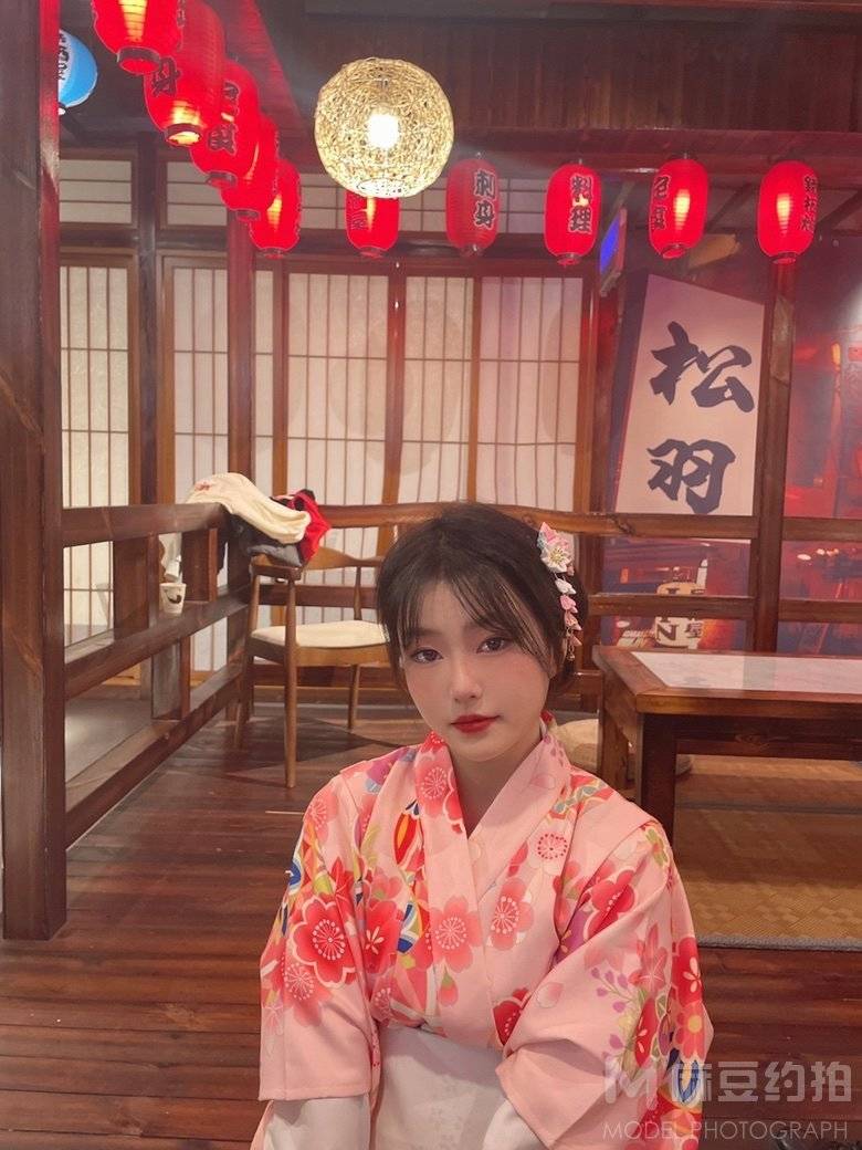 校园模特