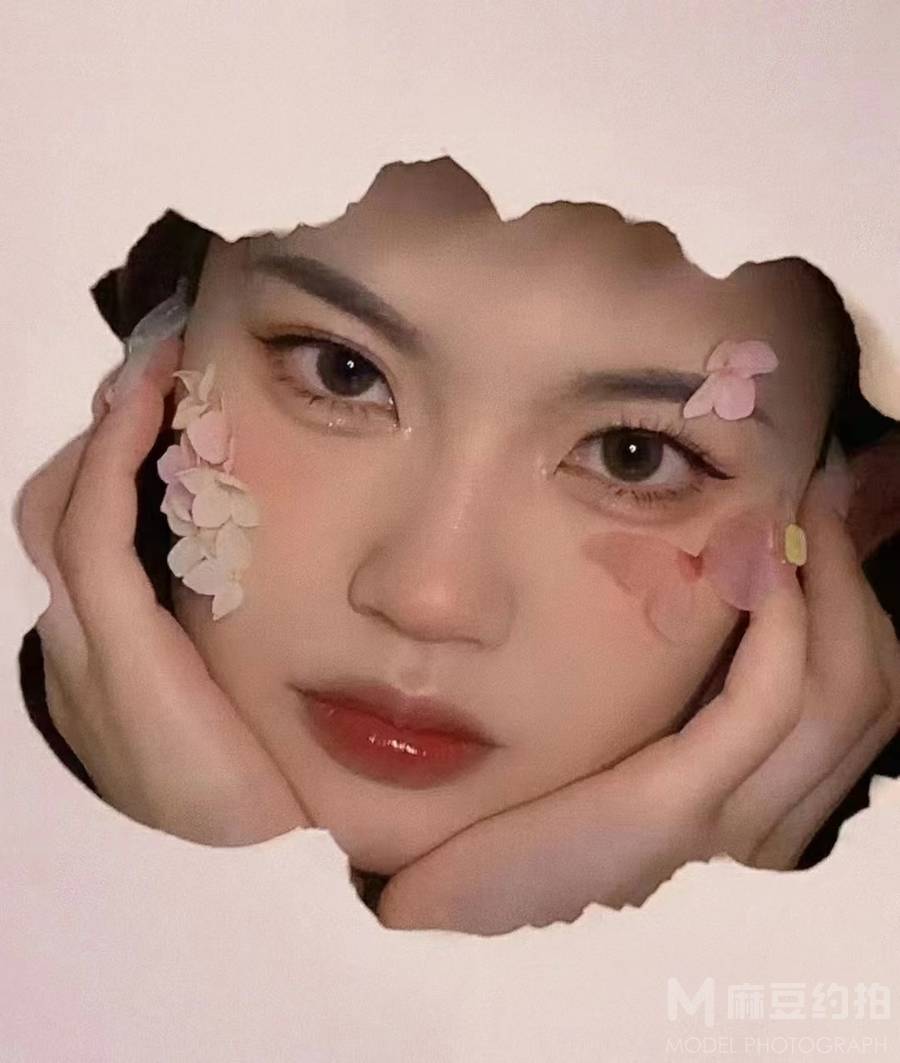 情绪模特