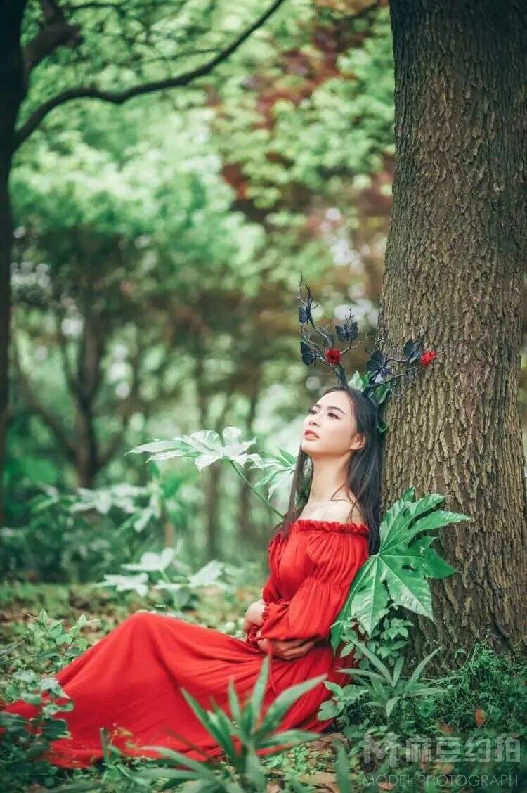 情绪模特