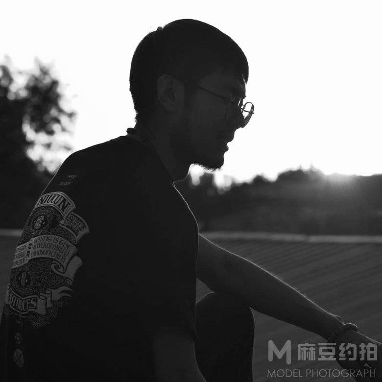 黑白模特