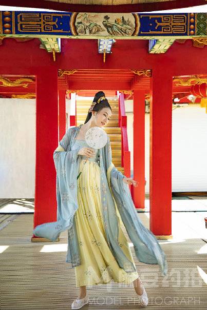 汉服模特