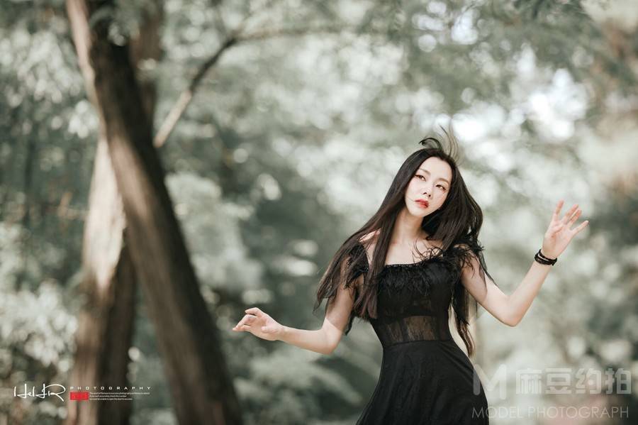 情绪模特
