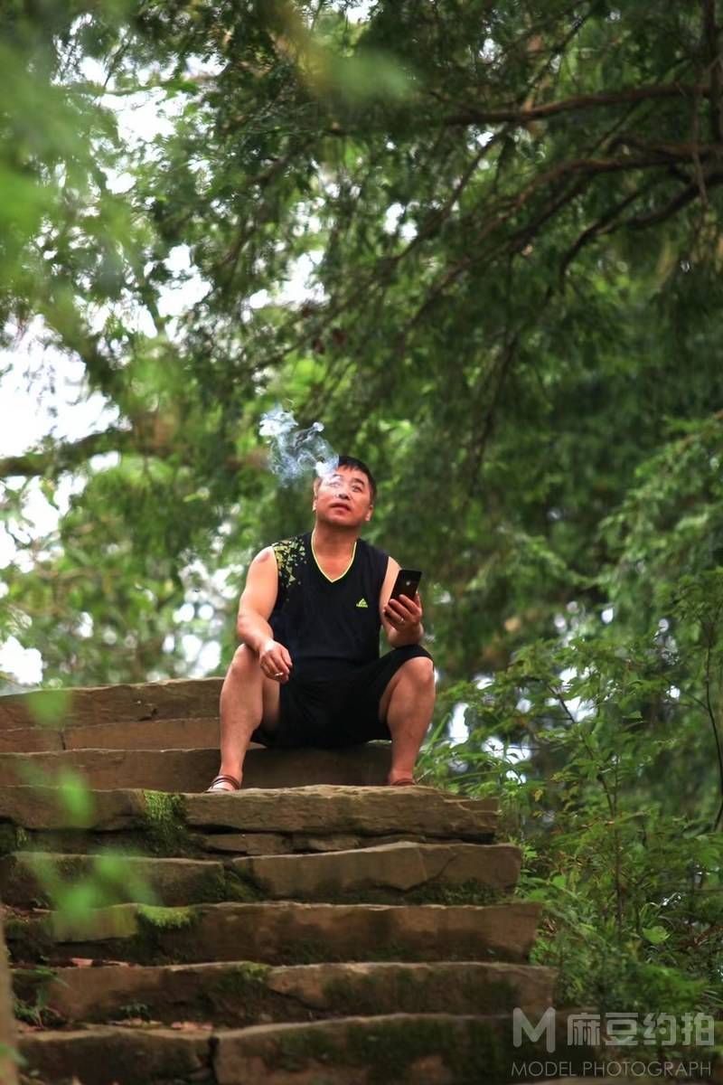 情绪模特
