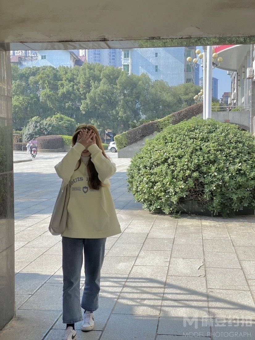 校园模特