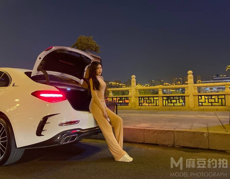 夜景模特