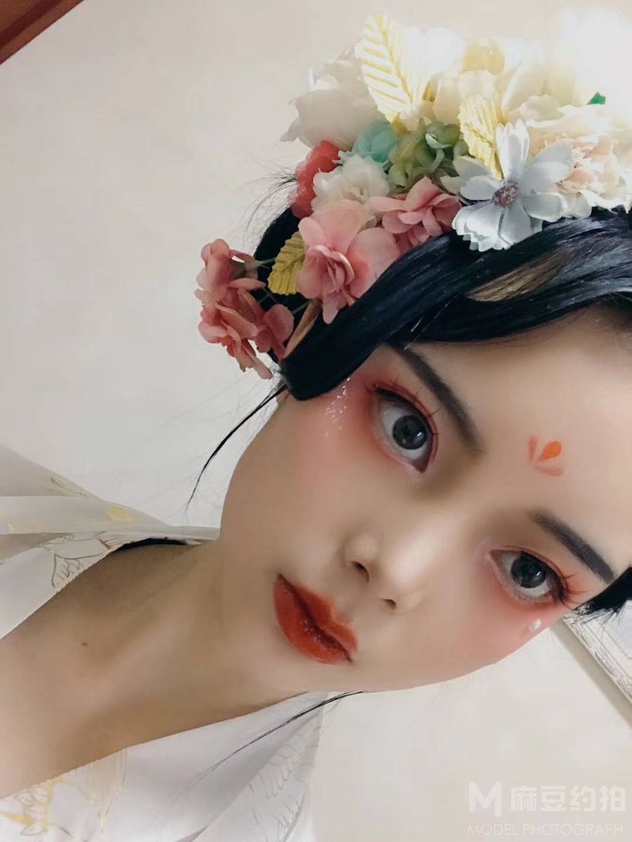 妆容模特