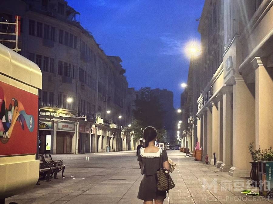 校园模特