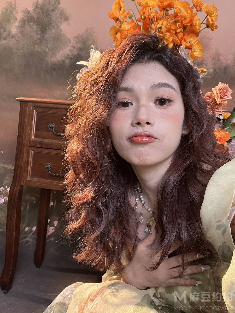 情绪模特