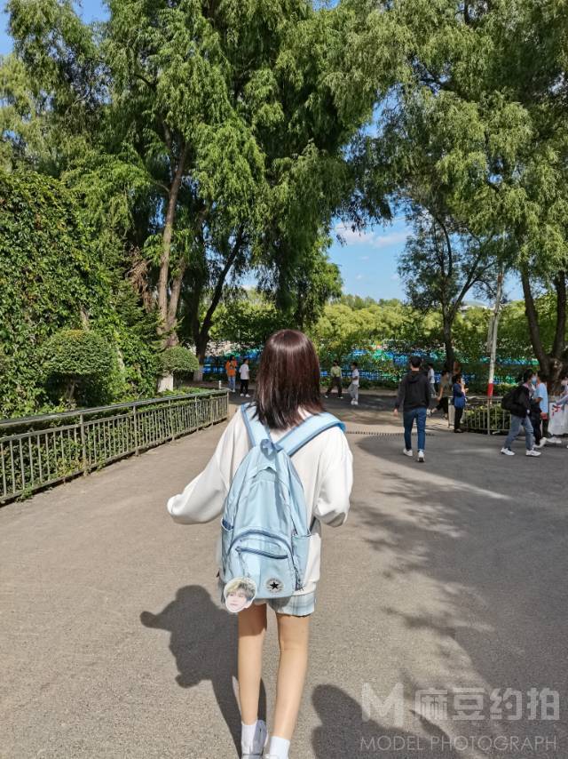 校园模特