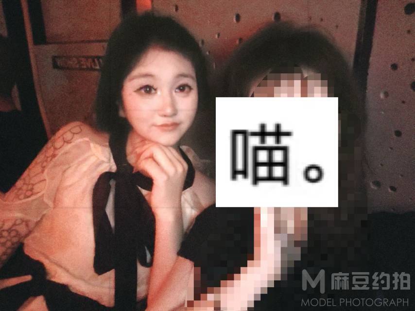 黑白模特