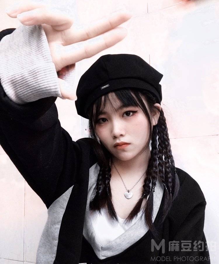 情绪模特