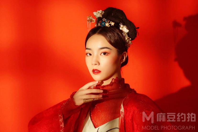 妆容模特