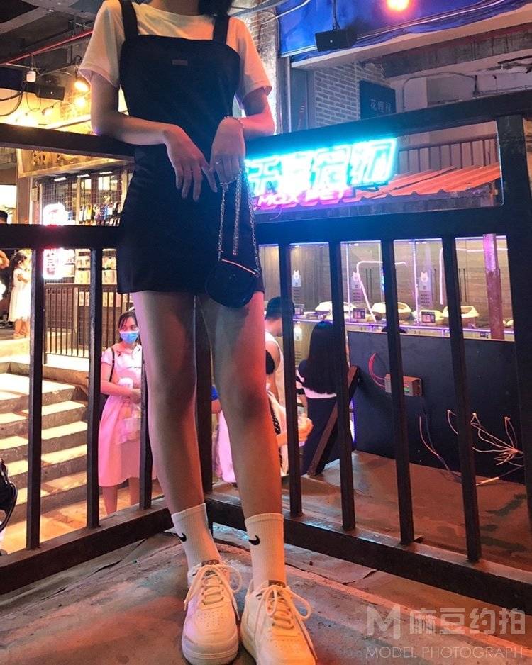 胶片模特