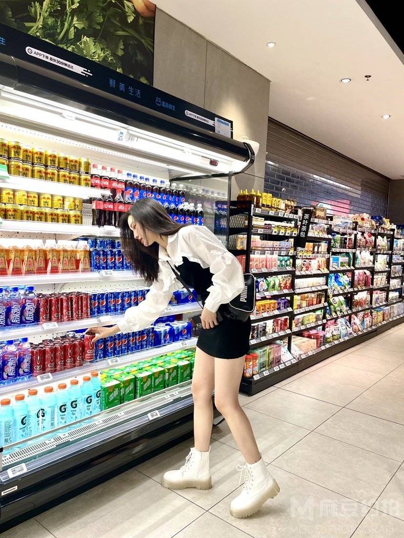 黑白模特