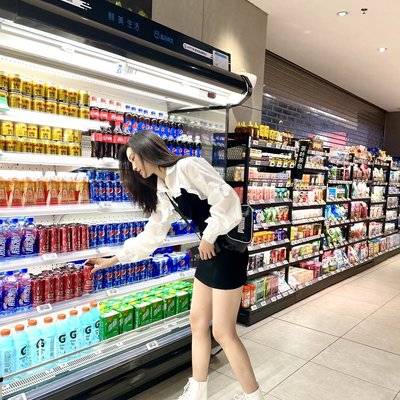 黑白模特