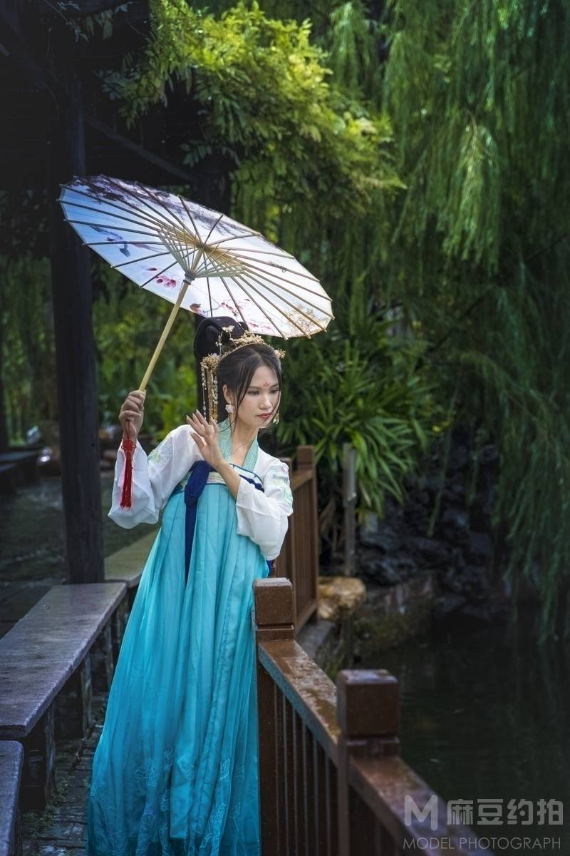 汉服模特