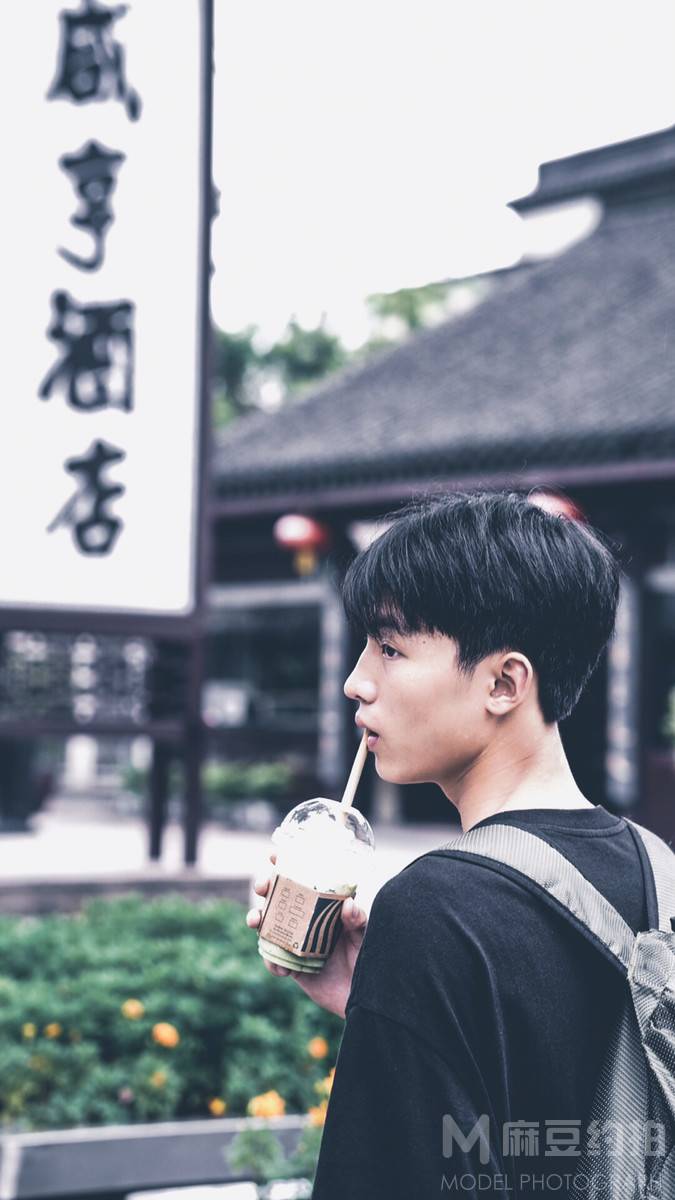 情绪模特