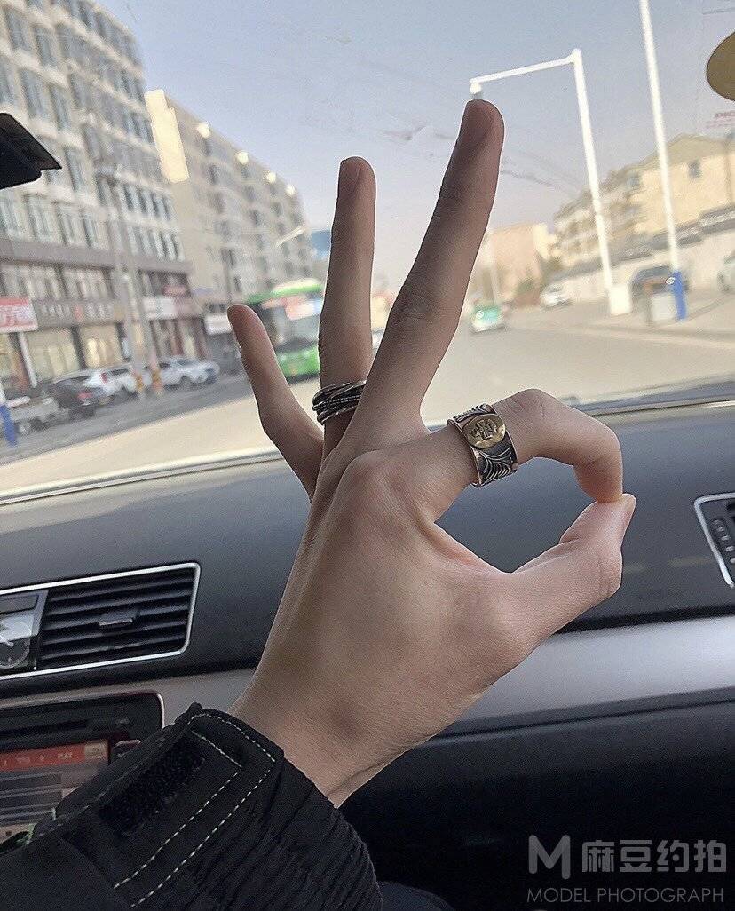 黑白模特
