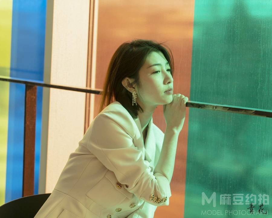 情绪模特