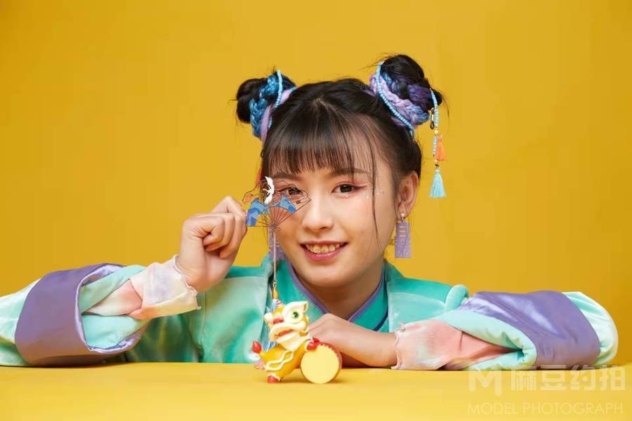 妆容模特