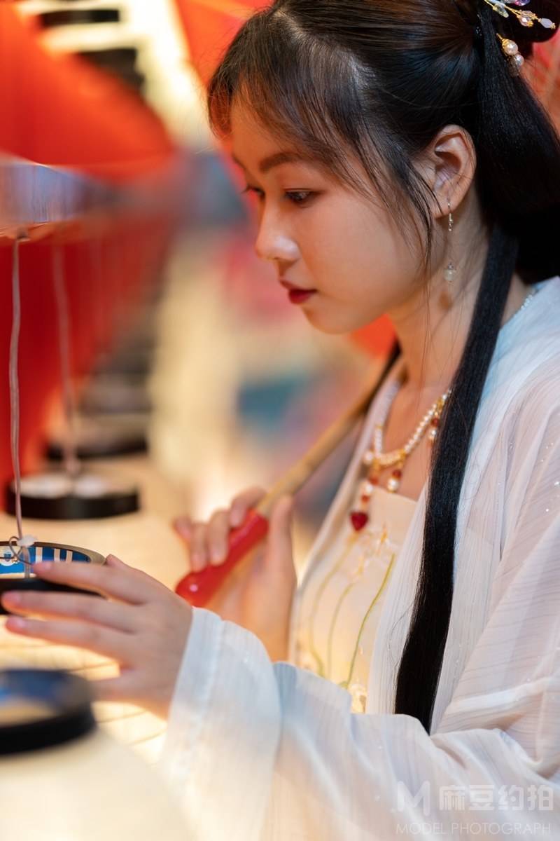 情绪模特
