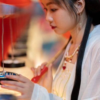 情绪模特