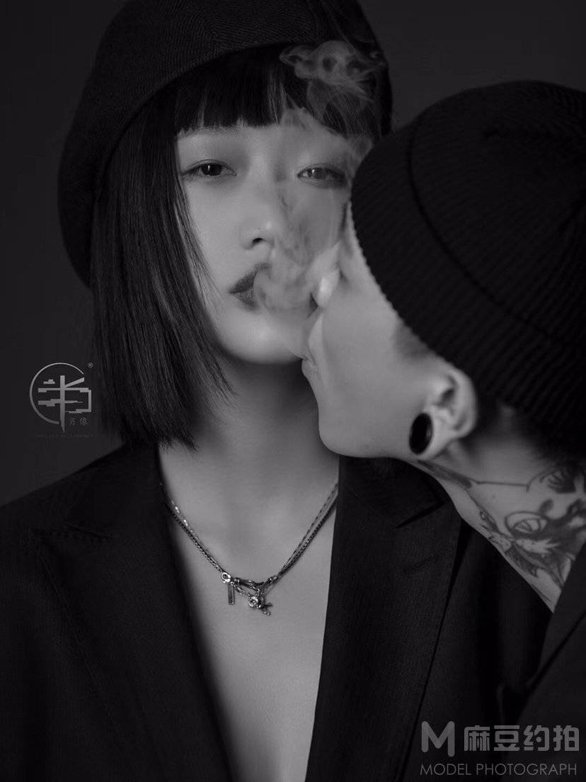 情绪模特