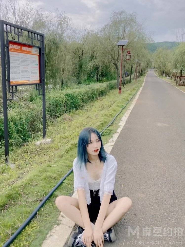黑白模特