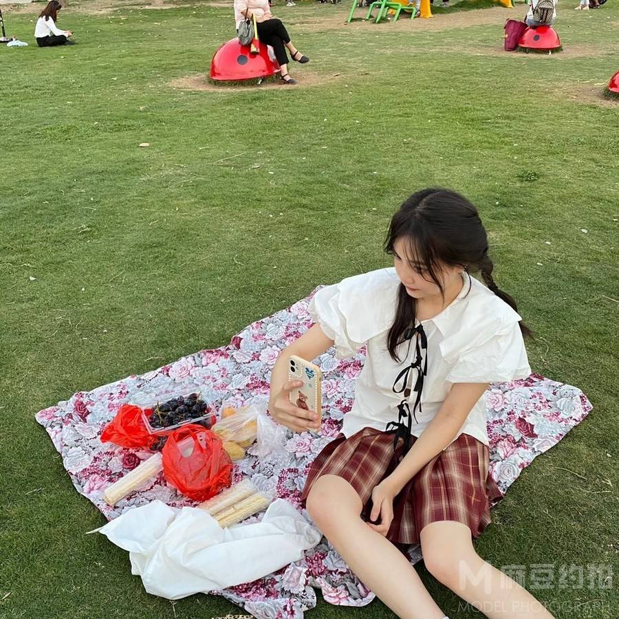 情绪模特