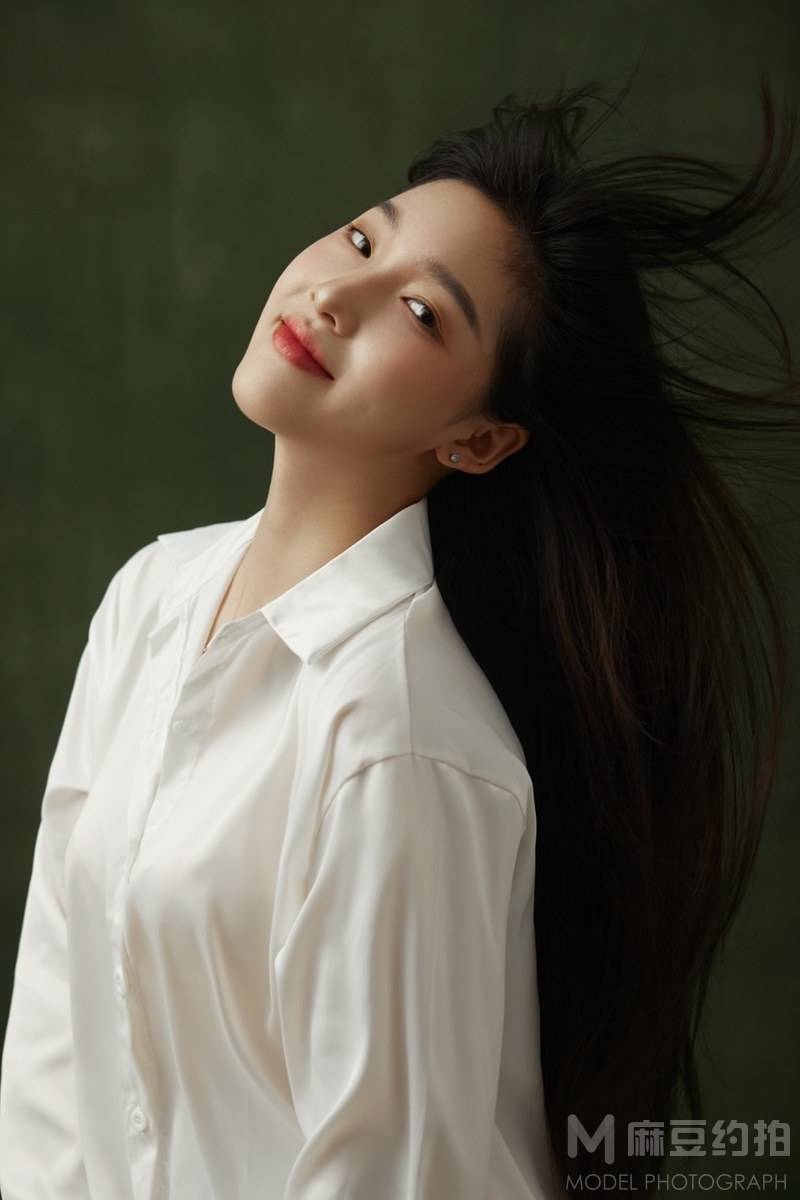 黑白模特