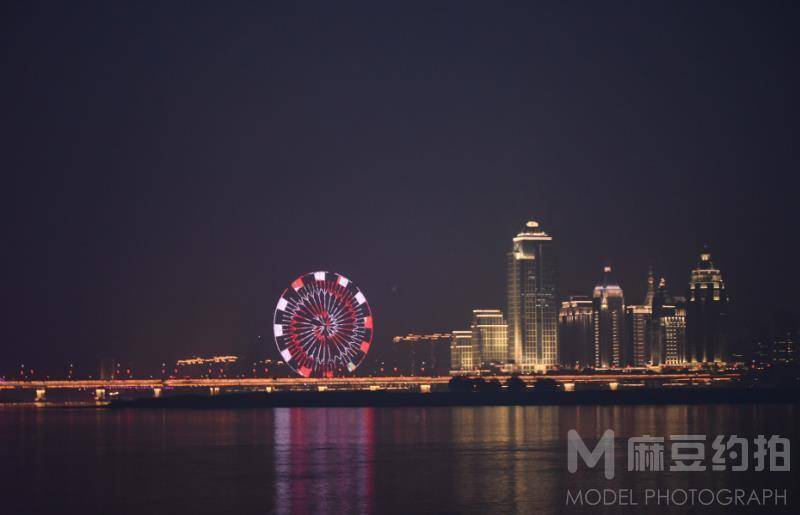 夜景模特