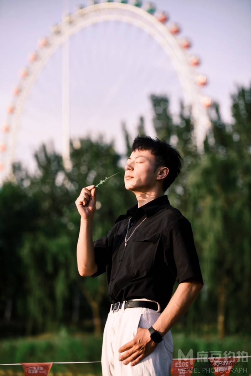 情绪模特