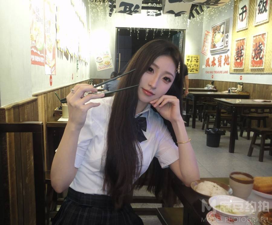 妆容模特
