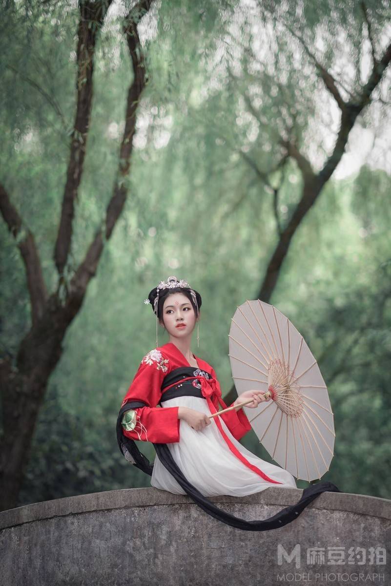 汉服模特